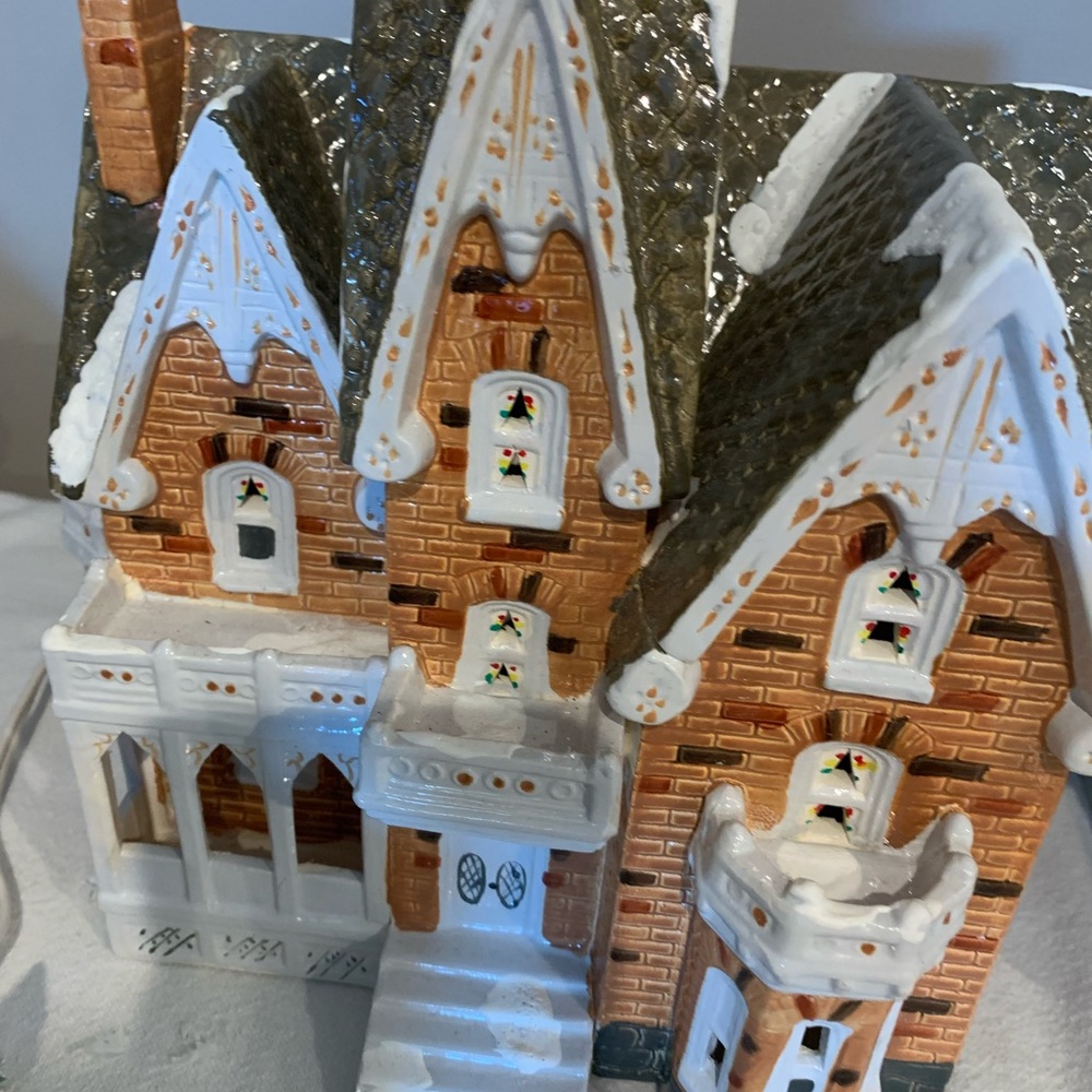 Snow Village - Haversham House (In original box)